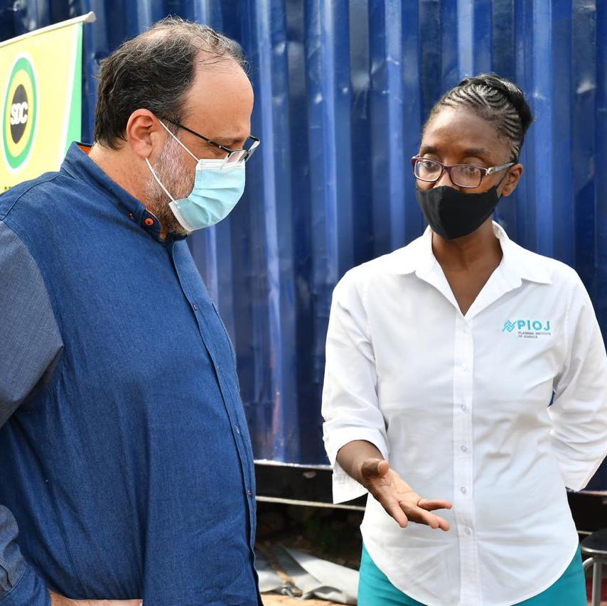 Opposition Leader Mark Golding with members of the initiative 